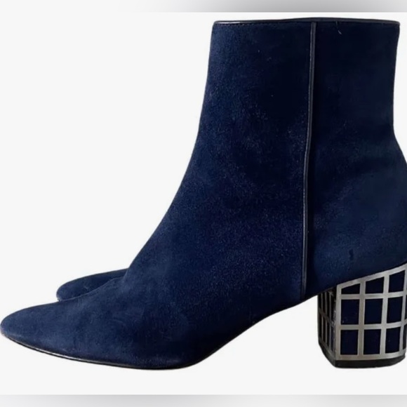 Excellent condition Brian Atwood booties - Picture 1 of 12
